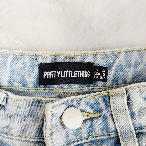 NEW PrettyLittleThing Light Blue Wash Thigh Rip Distressed Split Hem Jeans P614 - Picture 8 of 10
